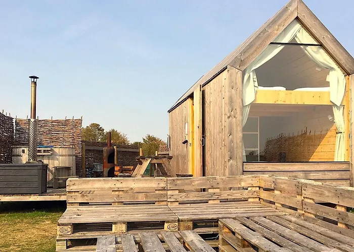 Lushna 8 Petite At Lee Wick Farm Cottages And Glamping