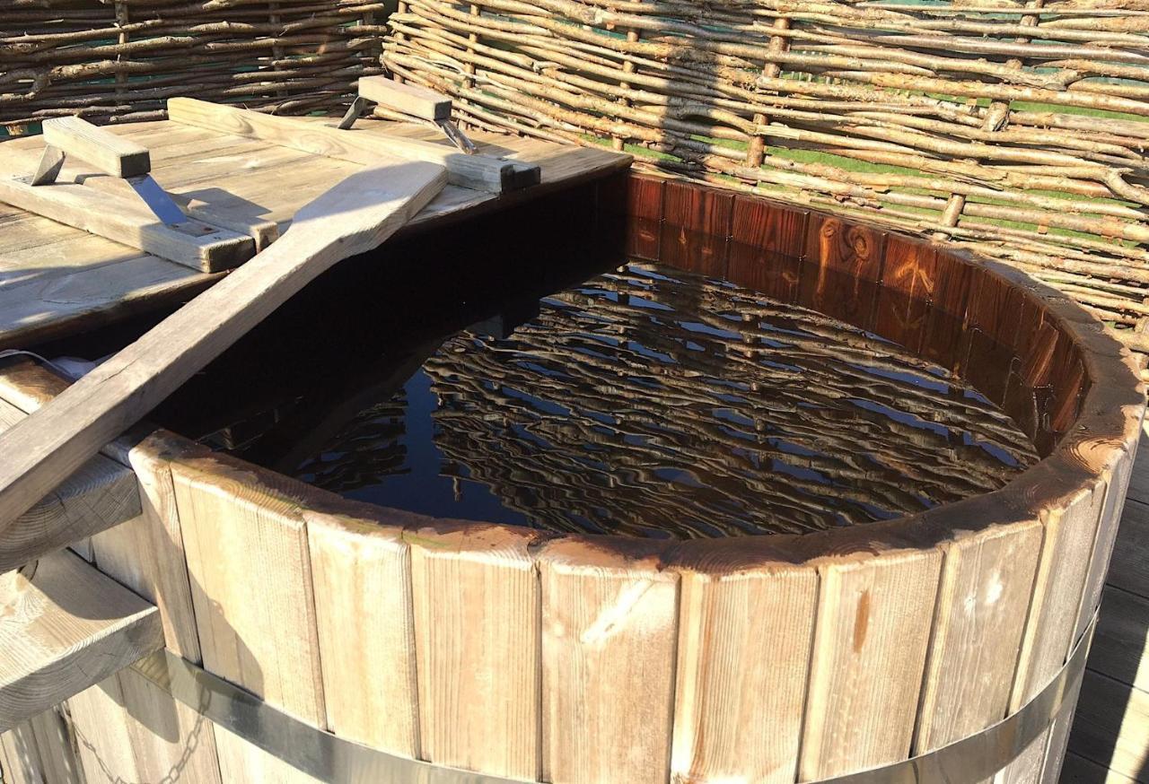 Lushna 8 Petite At Lee Wick Farm And Glamping Hébergement de vacances Clacton-on-Sea